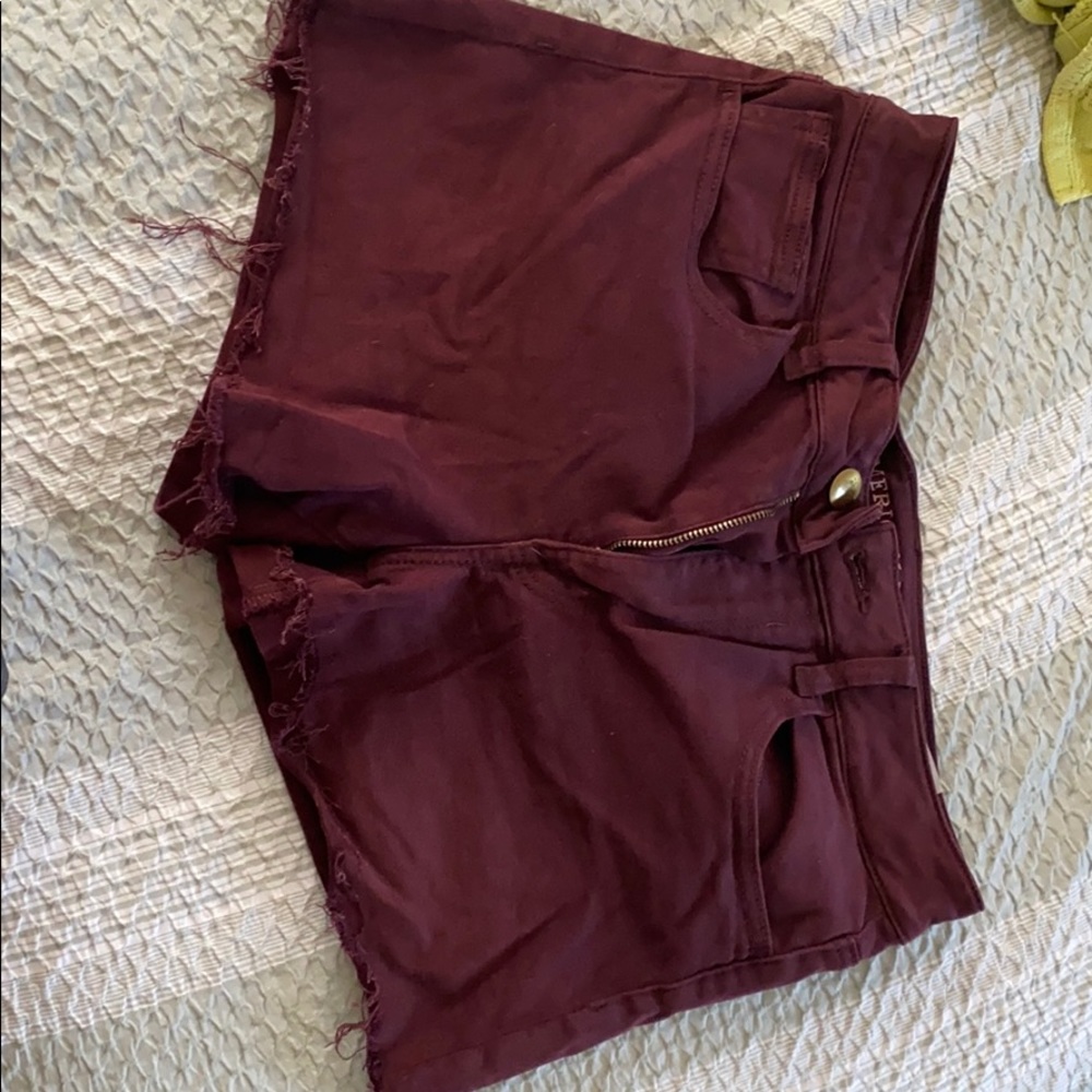 Hi rise maroon shortie